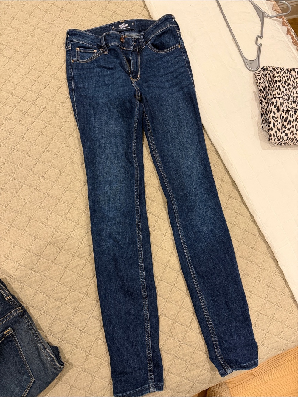 Hollister Women's Dark Wash Skinny Jeans